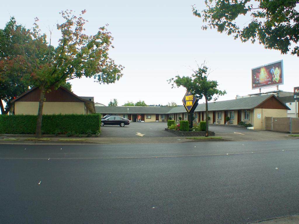 Nite Inn Motel Eugene Exterior photo