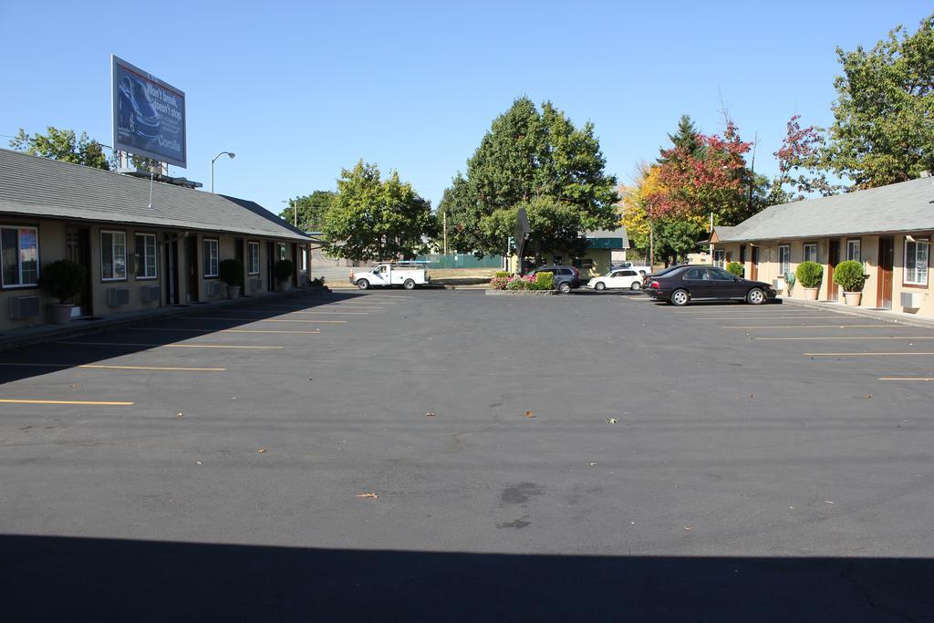 Nite Inn Motel Eugene Exterior photo